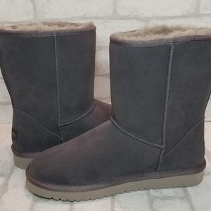 Koolaburra by UGG Koola short Women's Boots M & W